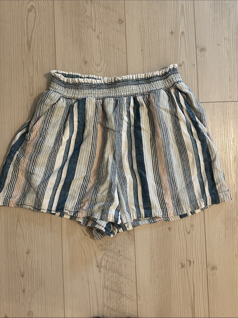 Striped Linen/Rayon Shorts • M